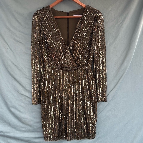 Mac Duggal Dresses & Skirts - NWOT Mac Duggal LONG SLEEVE SEQUINED MINI DRESS Olive Green Bling Glam Gold